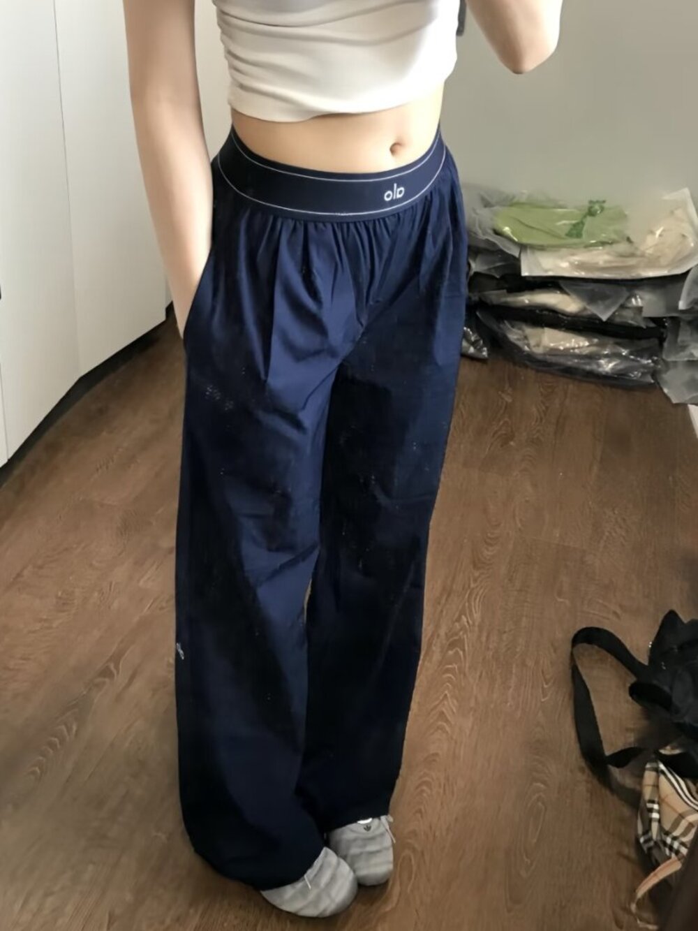 NWT Alo Yoga Navy Suit Up Trouser (Regular 30 inch)💵-Suitable for any occasion - Picture 7 of 7